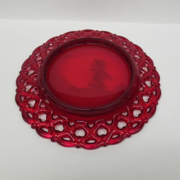 Westmoreland Red MARY GREGORY 8 1/4 In Plate Hand Painted by S. Miller 1979 - Picture 4 of 4